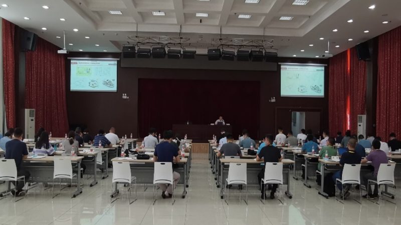 在准备报名证件时，需要注意以下几点：